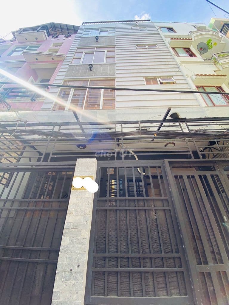 Cần bán gấp nhà hẻm rộng,diện tích lớn, bề ngang lớn,5,5x9=4 tầng cmt8