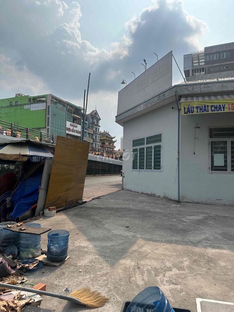 bán nhà mặt tiền