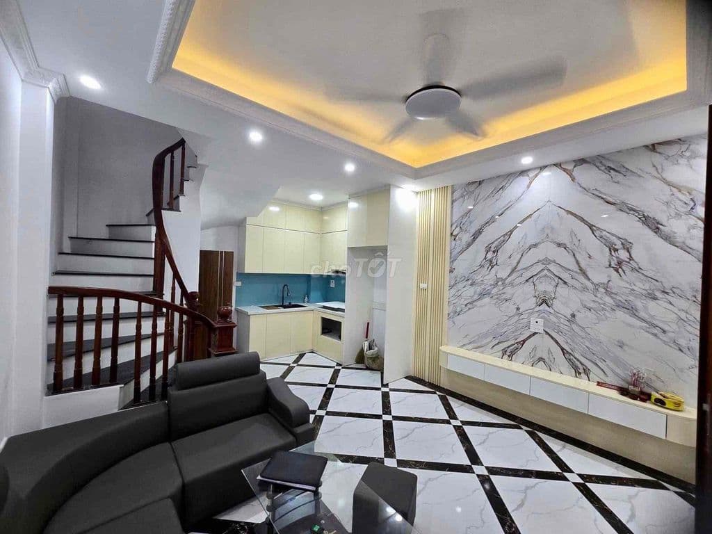 Nhà đẹp phố Minh Khai 35m2 x5T giá 6.8 tỷ 2 thoáng dân xây ngõ thông t