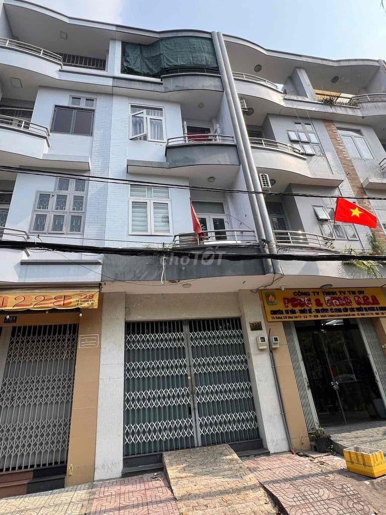 Cần bán Nhà 2 lầu Mặt Tiền Nội Bộ đường Bông Sao P5Q8