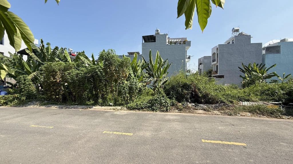 2 NỀN ĐẤT LIỀN KỀ - MT HẺM 21 TRƯỜNG LƯU NGAY NHÀ HÀNG NAM BỘ