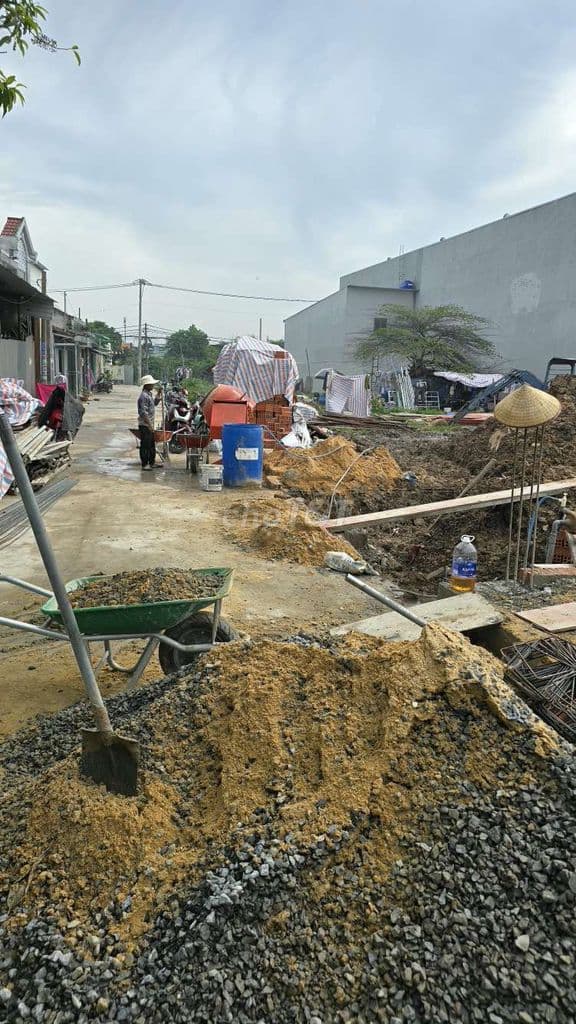 GIA ĐÌNH CẦN BÁN LÔ ĐẤT FULL THÔ CƯ DT: 5 X 20 ĐƯƠNG BÊTÔNG 6M THÔNG - Ảnh 2