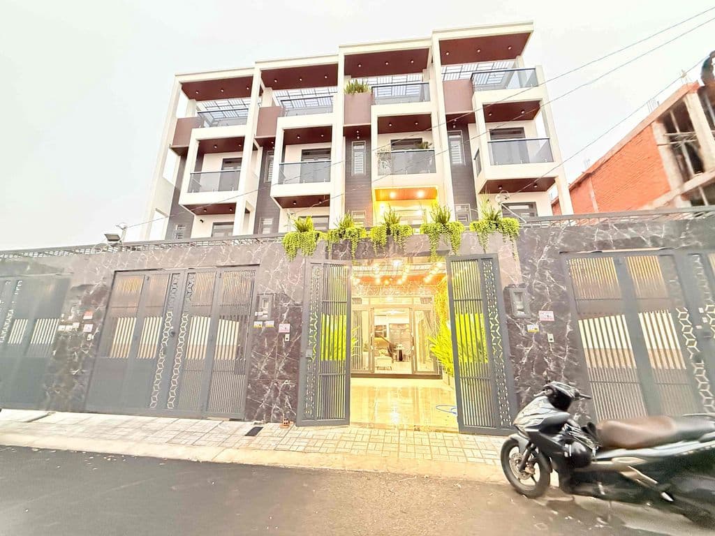 NHÀ Q12 - SÂN 2 Ô TÔ – 4x20 -NHỈNH 7 Đồng- NGAY NGÃ TƯ GA - SÁT GÒ VẤP