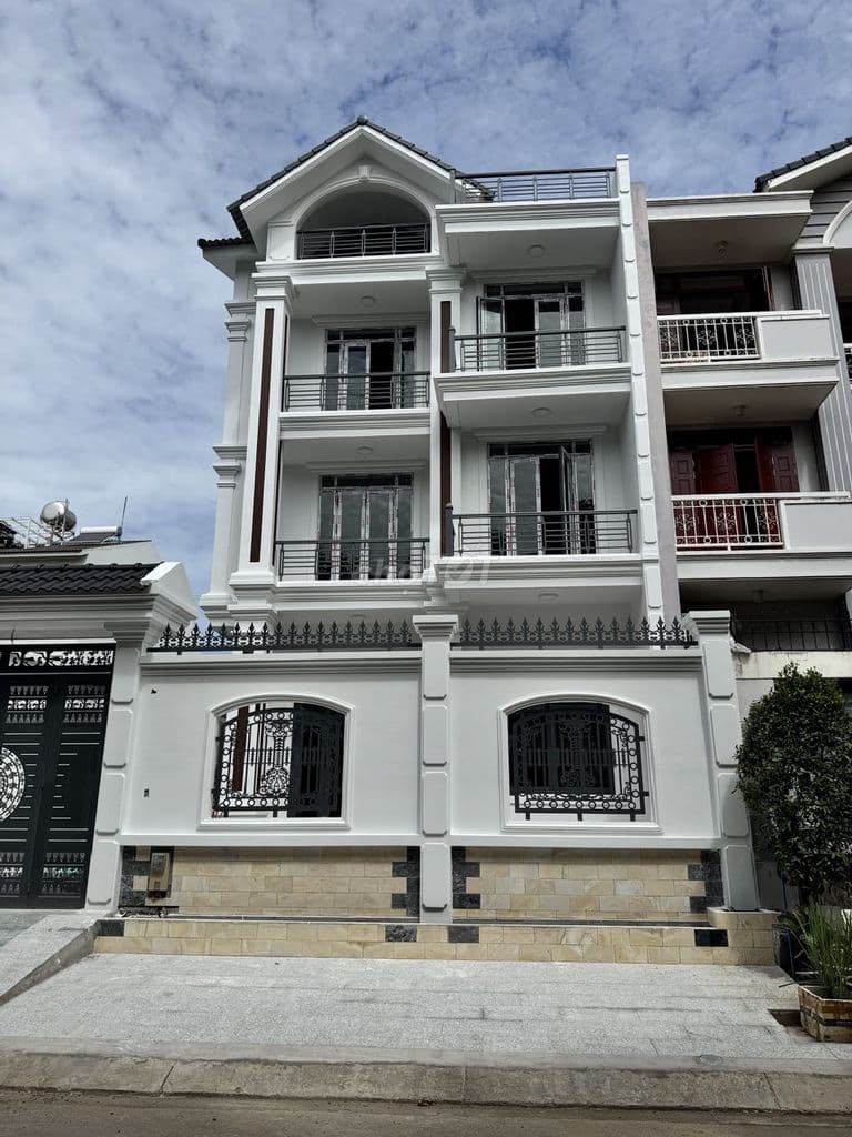 BÁN BIỆT THỰ (10X20m) Trệt 2 Lầu Áp Mái Đặng Thùy Trâm BT 5PN 4WC 27Tỷ