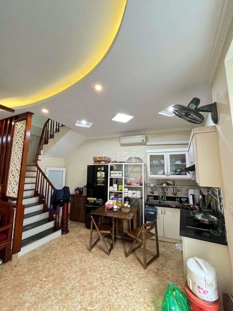 Ngoại Giao Đoàn, 15m ra oto, có bãi gửi, xây mới vài năm, 39m*5T