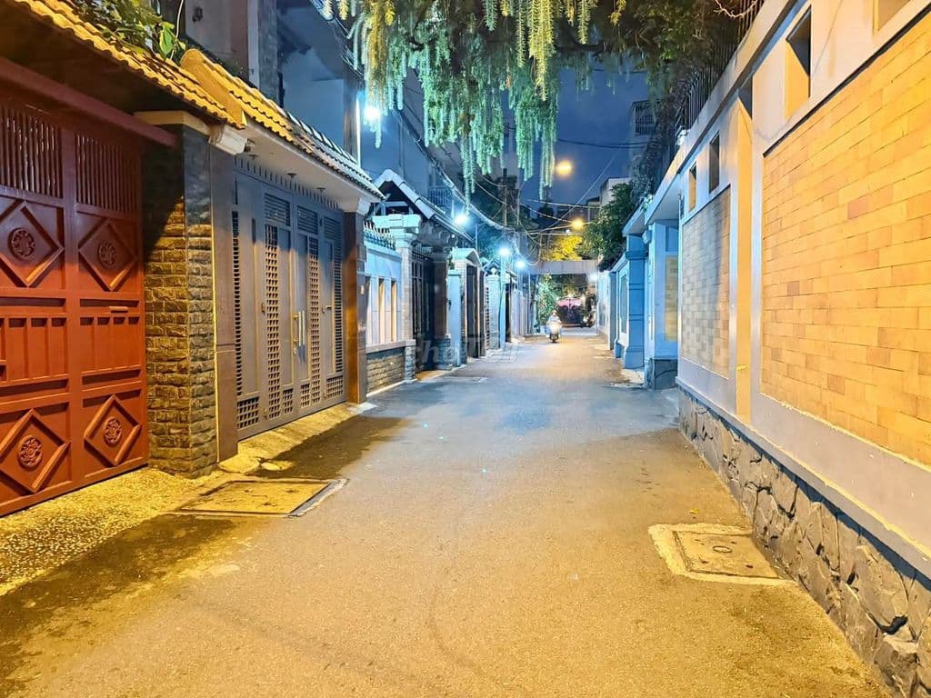 Nhỉnh 8Ty,Nhà 4 Tầng gần 60m2 Khu VIP Đào Duy Anh Phú Nhuận