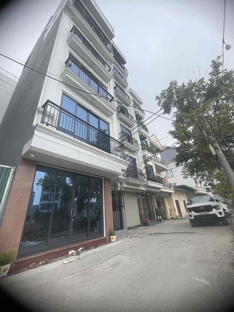 Hiếm ! CHỈ 9.8 Tỷ sở hữu ngay ccmn 50M thang máy oto 10 phòng full đồ