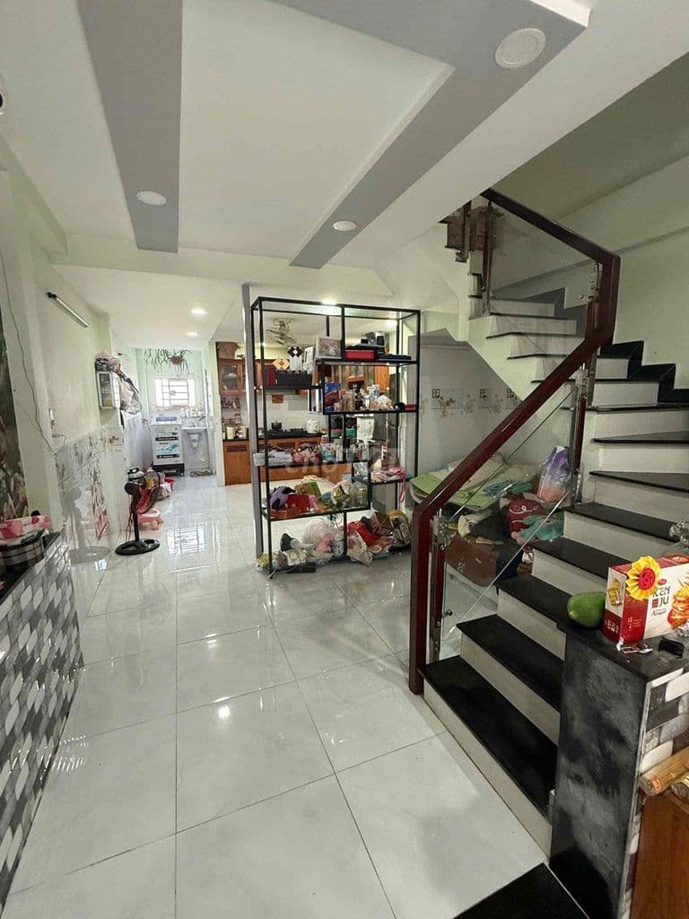 NHÀ PHÔ 4M x 18M ĐÚC 1 LẦU HẺM XE HƠI ĐƯỜNG BÙI VĂN NGỮ . Q12 - Ảnh 3