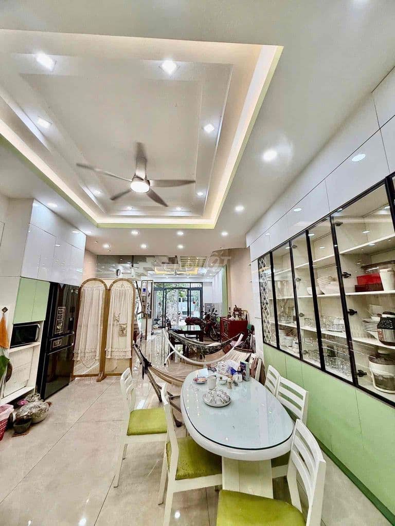 Siêu phẩm Mặt Tiền khu tên lửa