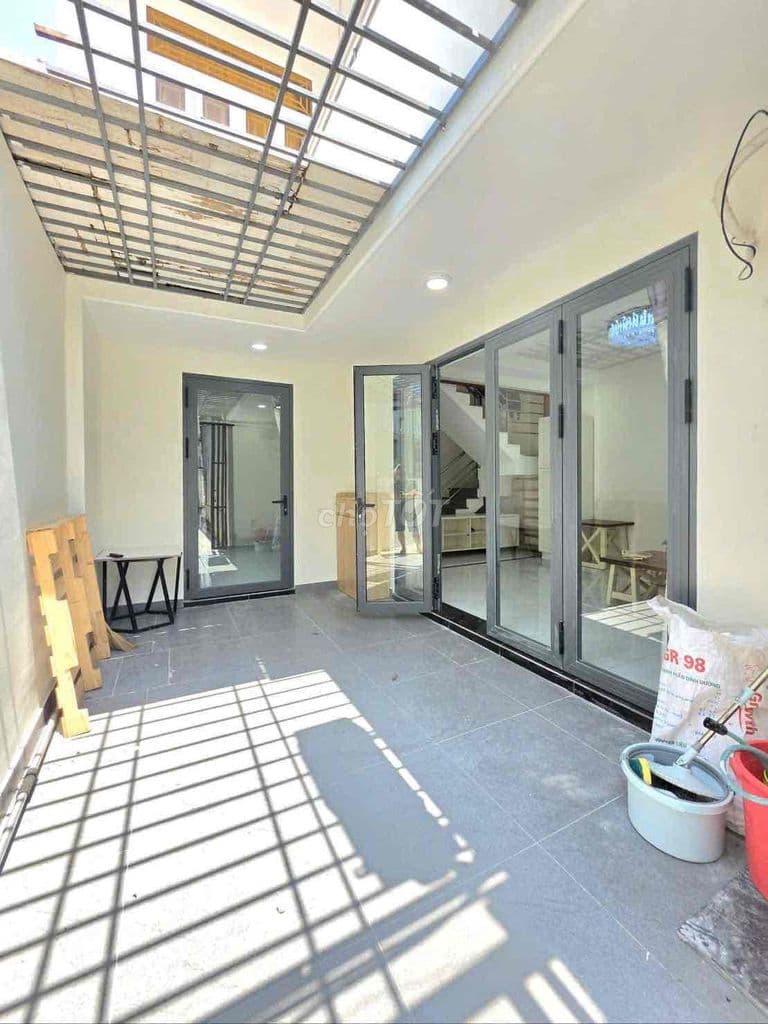 Nhà Q7 cách mặt tiền chỉ 100m, kdc hiện hữu