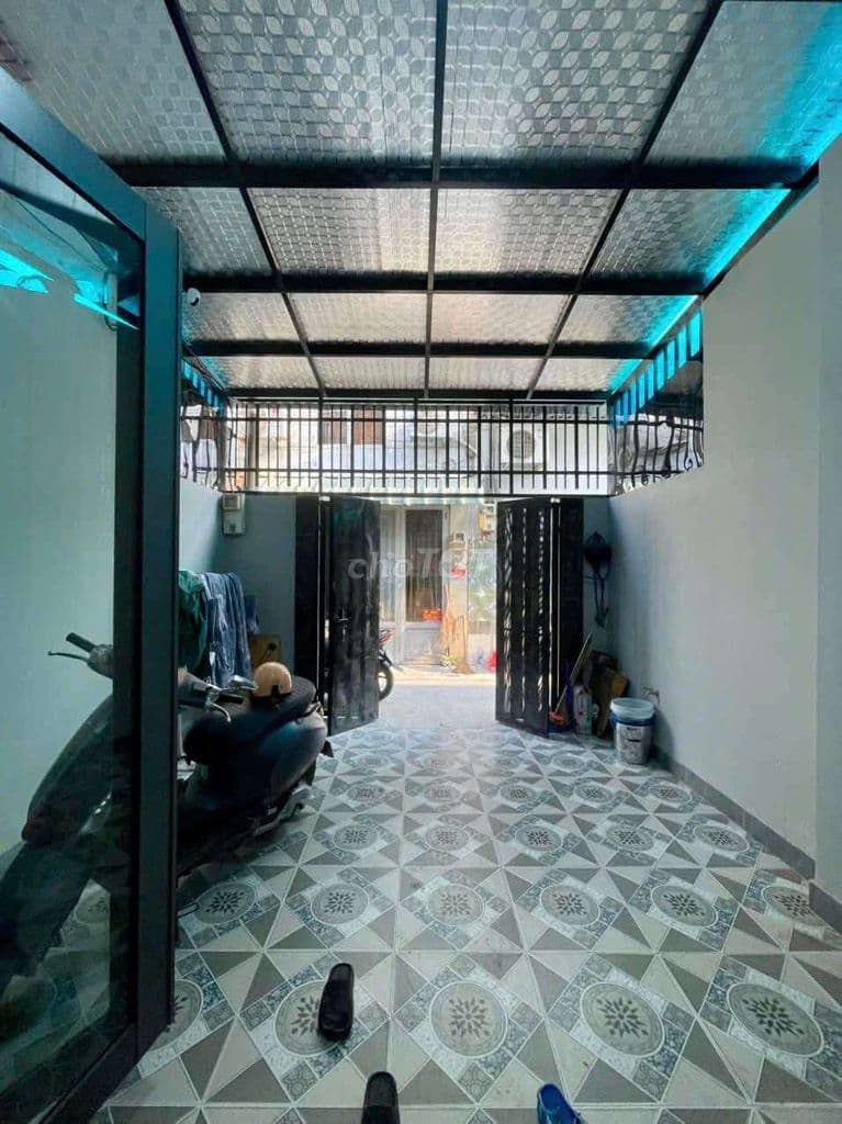 nhà bán trệt lửng mới đường thạnh xuân 31. DT 4x15m