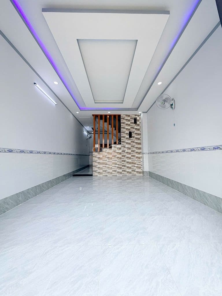 CHÍNH CHỦ GỬI EM THÍA NHÀ 4x14m SHR 650 TRIỆU - 1 TRỆT 1 LẦU 2PN 2WC - Ảnh 2