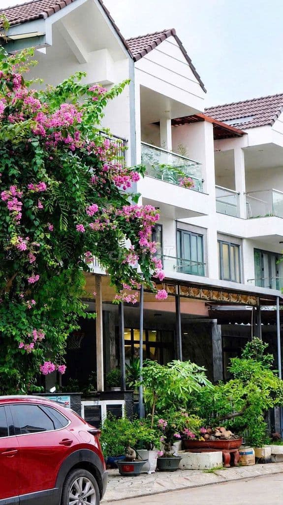 BÁN NHÀ PHỐ 145M2 TRONG KHU COMPOUND, P. HIỆP BÌNH