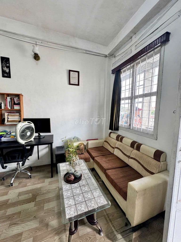CĂN HỘ 45M2-LẦU 3 THANG BỘ-CHỢ HOA ĐẦM SEN