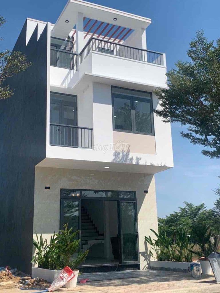 Bán Ngay căn nhà ngay Trung tâm , 120m2 , Giá 1tỷ8 đúng giá