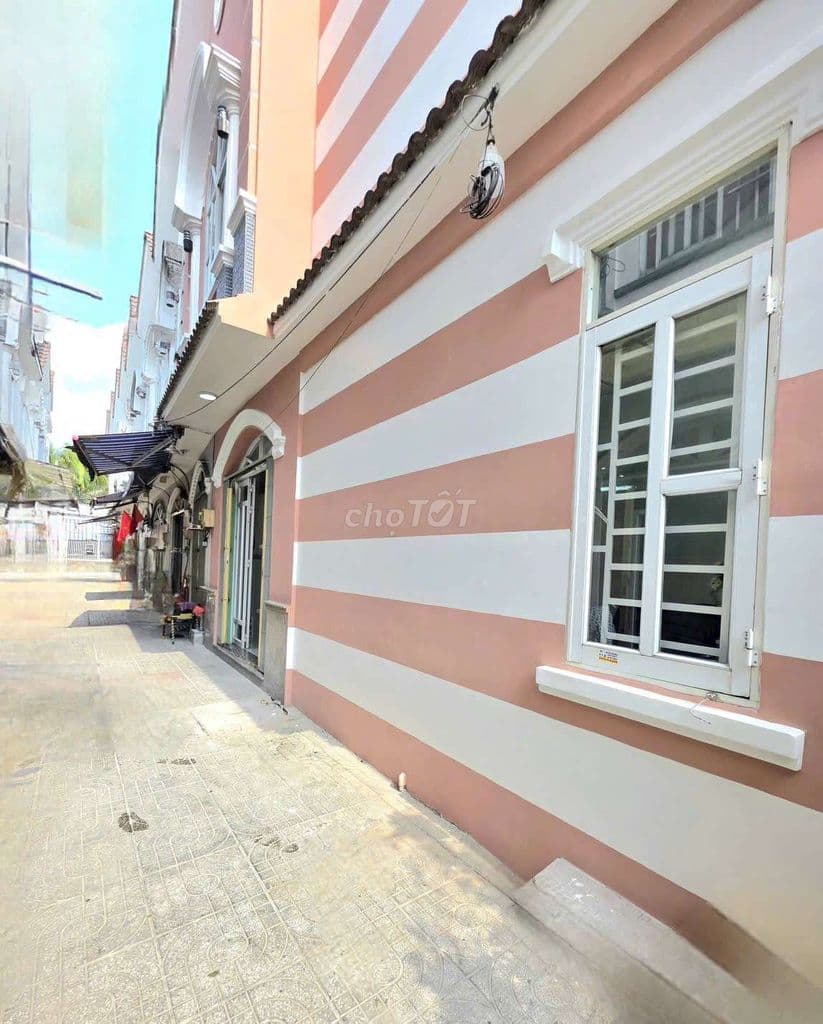 Nhà Mới vào ở liền đường Huỳnh Tấn Phát Nhà bè