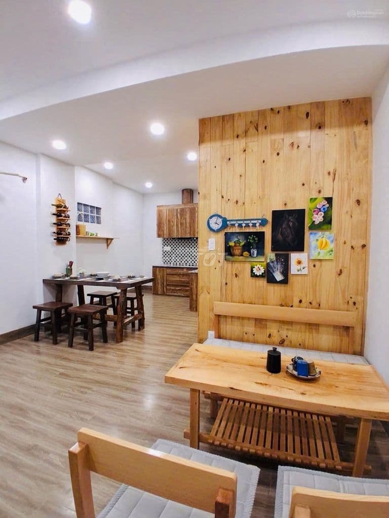 Nhà đẹp full nội thất dọn vào ở ngay . Hẻm xe hơi tới nhà . - Ảnh 2