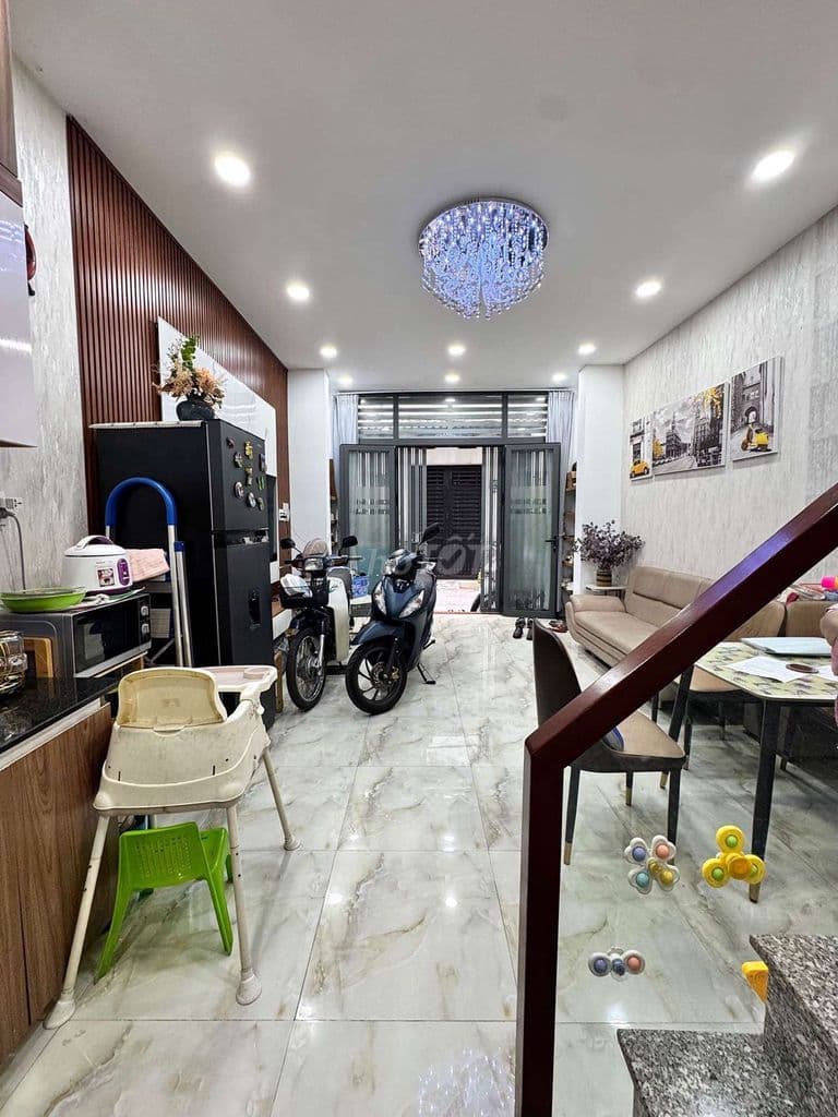 Nhà đẹp ở ngay 3 tầng 31m2 nhỉnh 6 tỷ TL . Khu vực dân cư lịch sự. - Ảnh 3