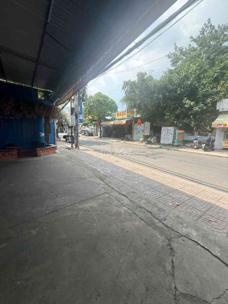 Nhà cấp 4 đang cho thuê rửa xe có dòng tiền 55 triệu /tháng