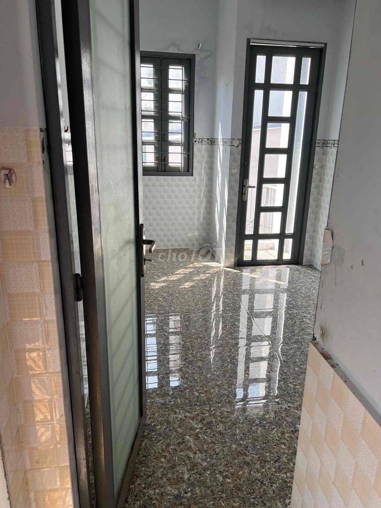 2 lầu 1 trệt bán gấp