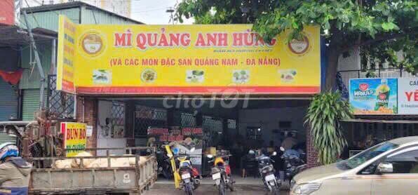 Bán nhà 10x32m. Giá 1,2 tỷ. Đang cho thuê 35tr/tháng. Tại chợ Xóm Củi.