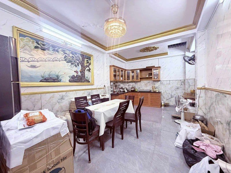 Sát mặt tiền Lê Đức Thọ nhà DT 75m2 sổ nở hậu. Giá chỉ 6.999 Tỷ - Ảnh 3