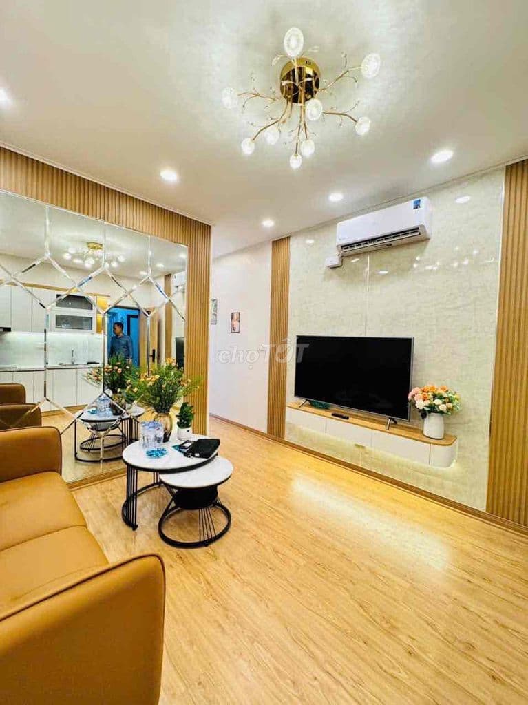 Chủ gửi bán TT Quỳnh Mai, ô tô tránh, 2 thoáng, 2PN full nội thất,60m2