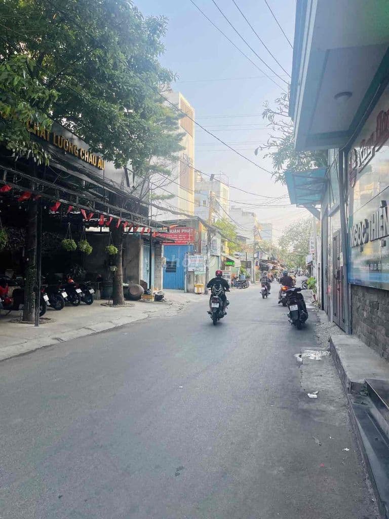 CHÍNH CHỦ 4 Tầng Quang Trung 110m2 SD Đẹp, rộng