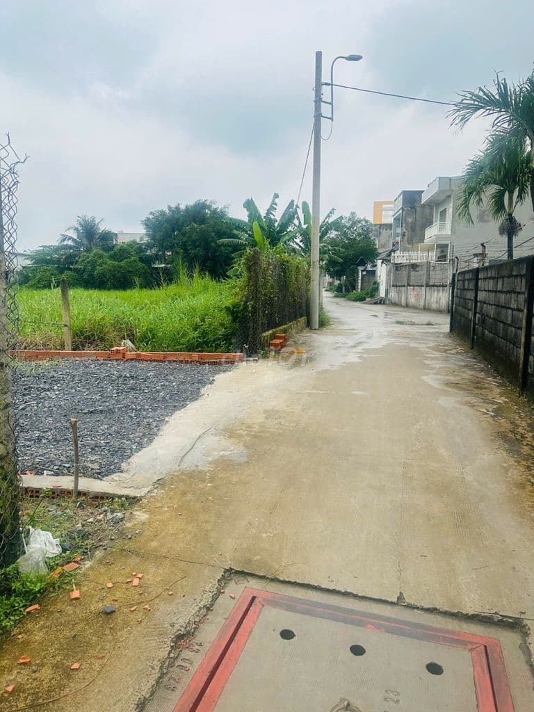 BÁN LÔ THỔ CƯ 5mx23m, 1 SẸC LIÊN XÃ TT TÂN HIỆP THÔNG TH30, SÁT TT HM - Ảnh 2