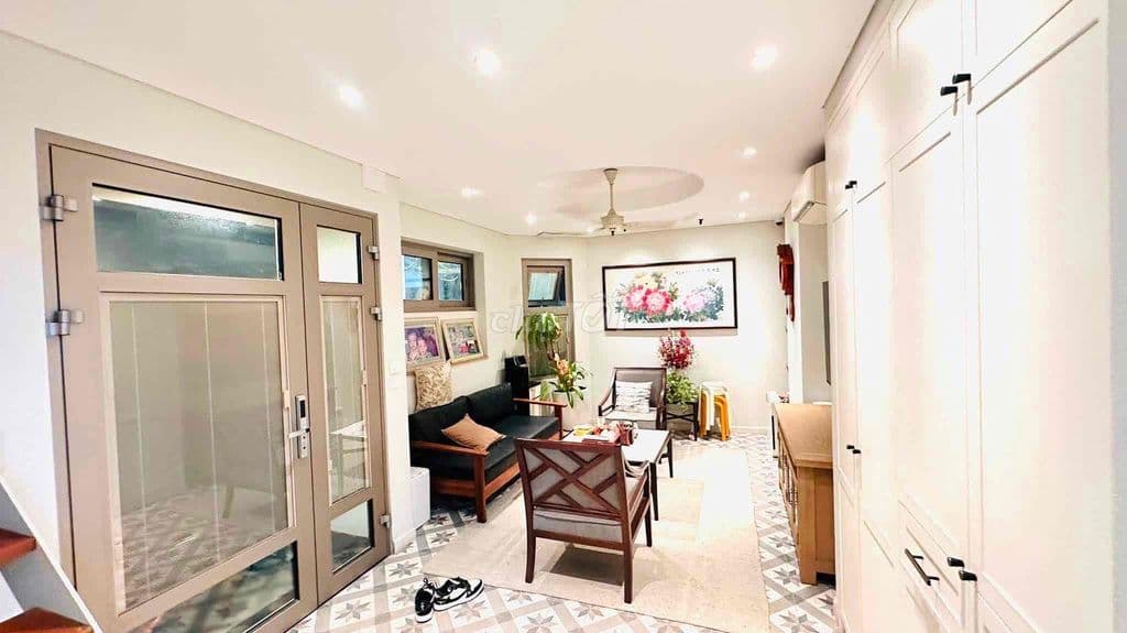 HIẾM- HÀO NAM LÔ GÓC THANG MÁY 35M 6 TẦNG GẦN OTO SÁT PHỐ NHỈNH 11 TỶ