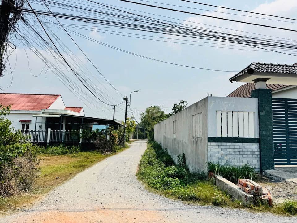 Cần bán gấp đất 110m2 full thổ , ngay X.Trung Chánh, Hóc Môn Giá 1tỷ35