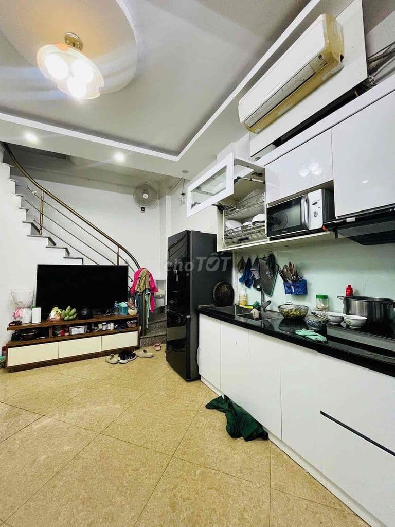 Dưới 6 tỷ có nhà gần Đào Tấn-Oto 10m- Sổ đỏ 24m*5T;MT3,4m;3N;4VS