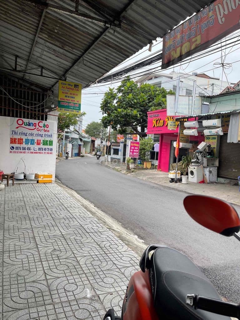 Nhà mặt tiền đường ngay Đình Phong Phú. 100m2. Ngang 12m. KD tốt - Ảnh 2