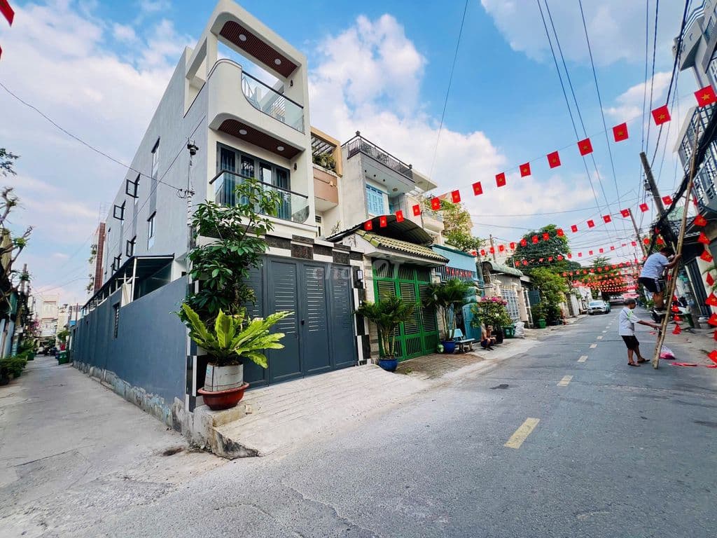 NHÀ C4 NGAY VINCOM_MẶT TIỀN HẺM NGANG 10M_CÁCH ĐẠI HỌC CHỈ 100M