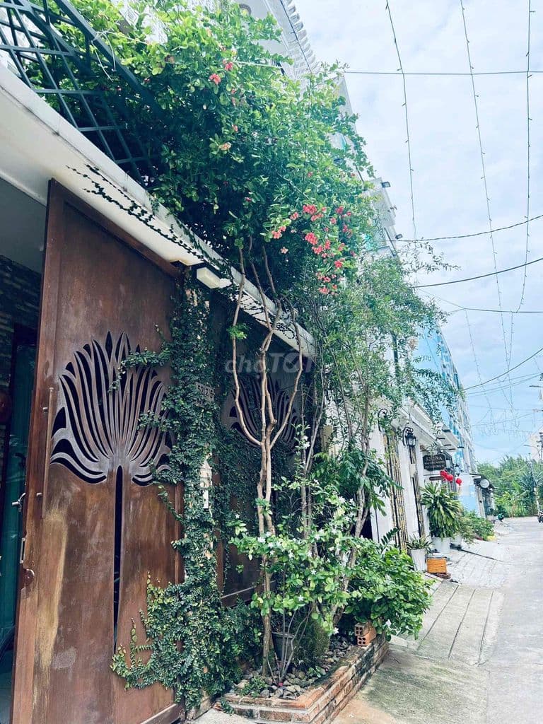 Cần bán Nhà HXH 6x13.5m, KDC cao cấp