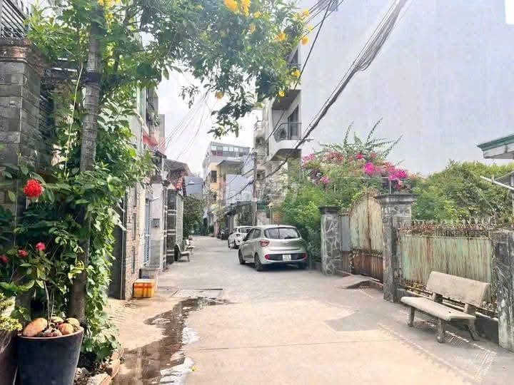 1. 🔥 Tòa CHDV 20 Phòng Full Khách – Dòng Tiền 70Tr/Tháng – Chỉ 13.8 Tỷ