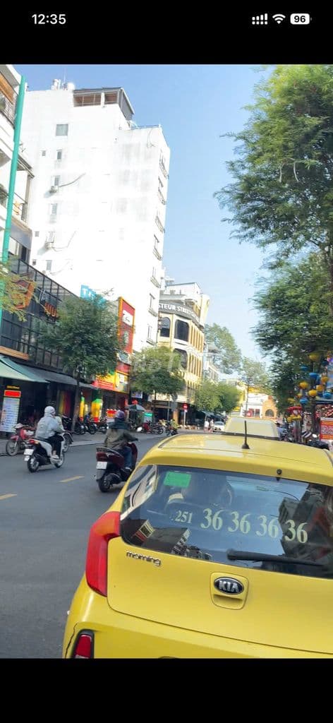 Gia đình đi Mỹ cần bán gấp nhà đường Đề Thám, Quận 1 - Ảnh 2