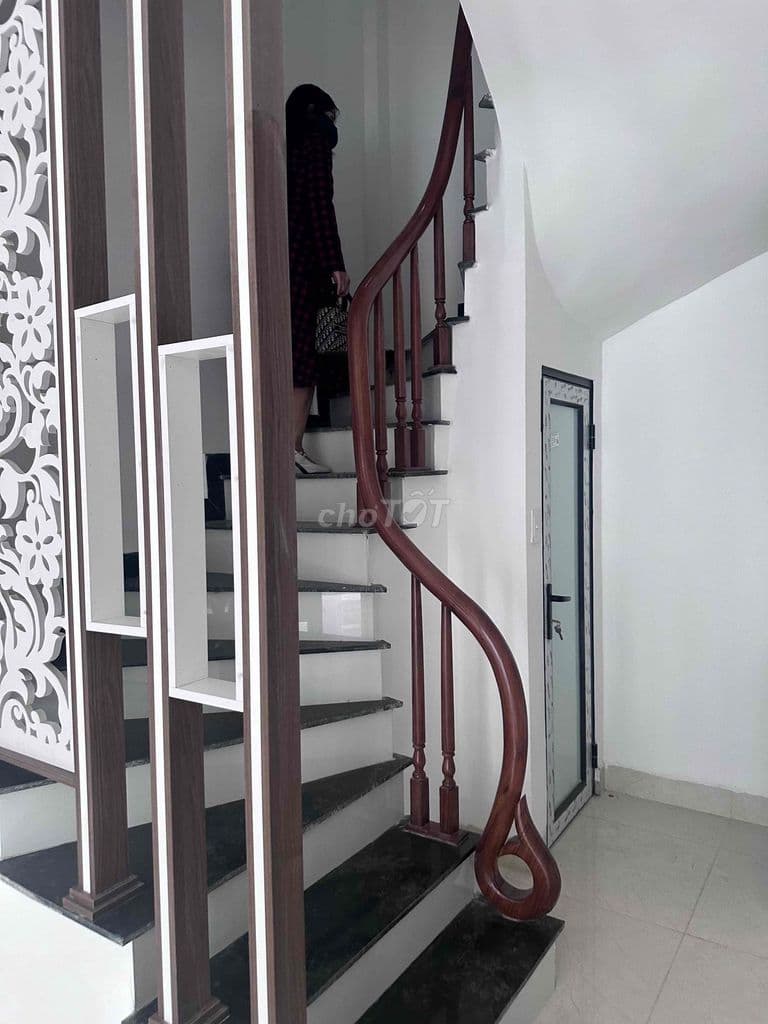 Nhà Lô Góc 33m2 5 tầng gần TimesCity, Ô tô đỗ