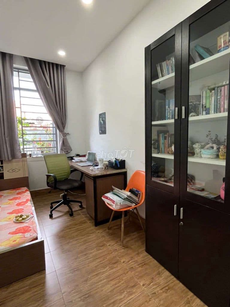 BÁN GẤP NHÀ 4 LẦU MỚI ĐẸP Ở LIỀN GIÁP CƯ XÁ BẮC HẢI. HẺM XE HƠI THÔNG - Ảnh 3