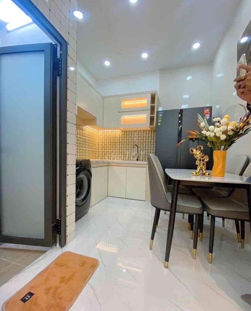 XE HƠI ĐẬU CỬA, NGAY CV LÀNG HOA, HẺM THÔNG - Ảnh 2