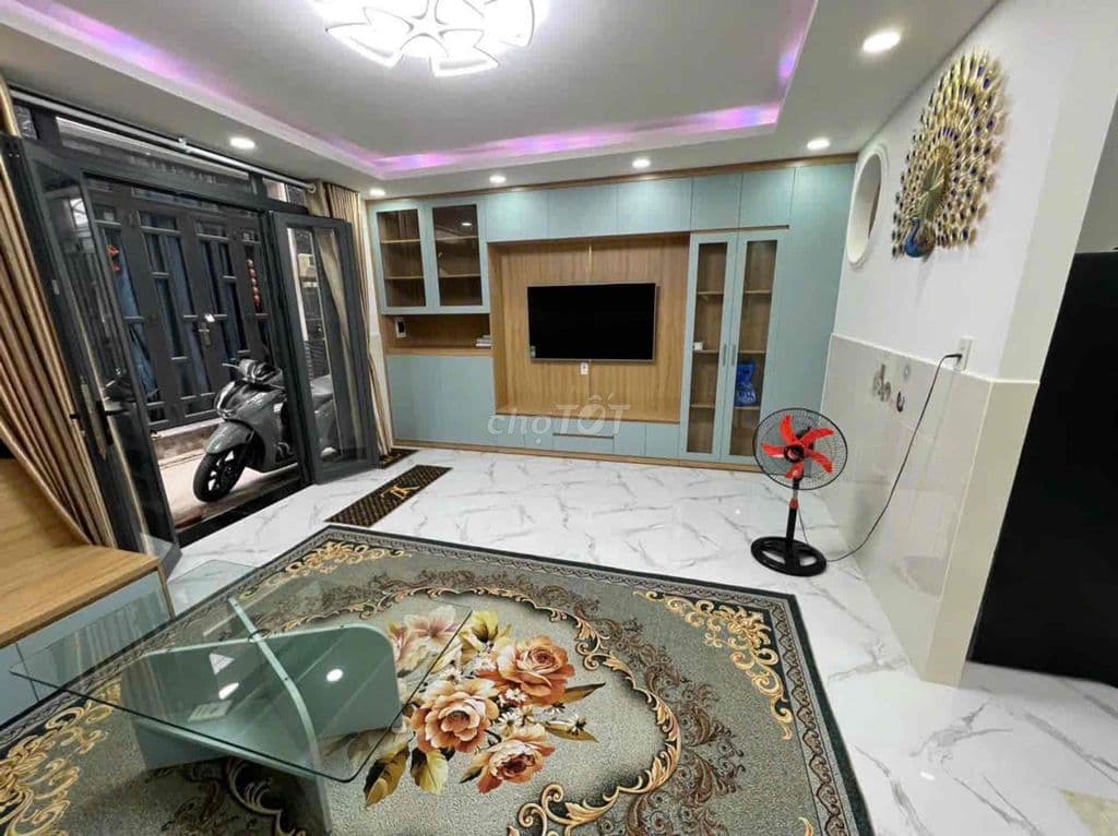 Nhà Mới tinh - Full nội thất - chỉ xách vali vào ở ngay - 5,7 x9,5m