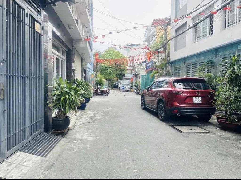 Lâu mới có một căn, khu Phan Xích Long, giá tốt