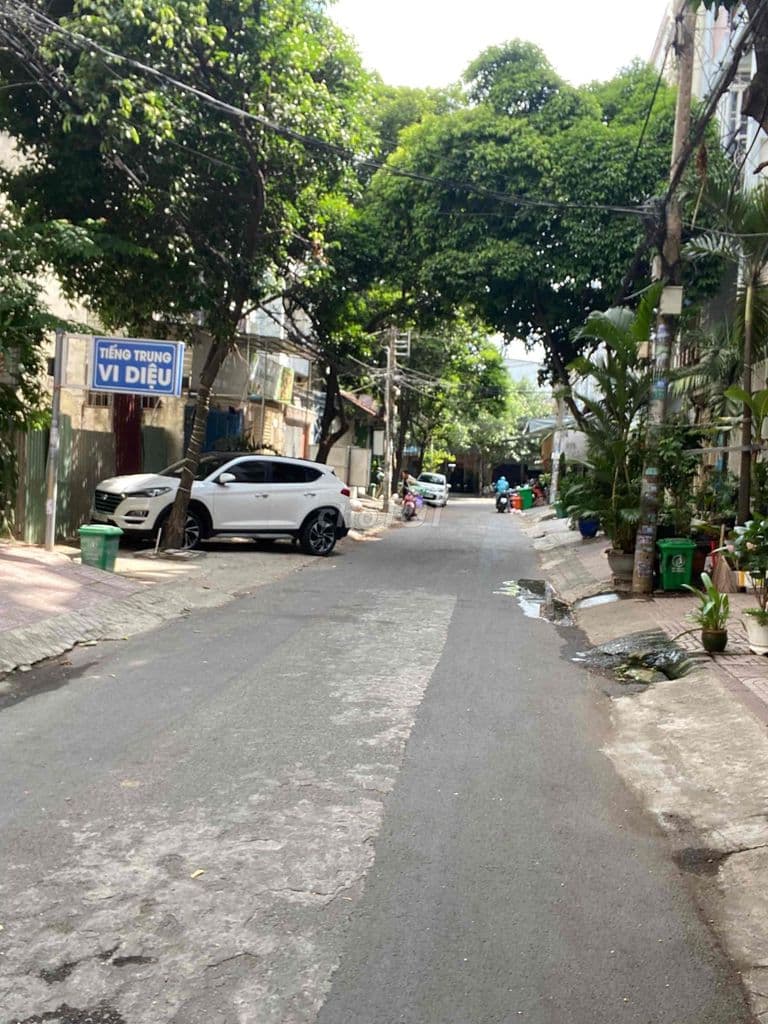 bán nhà đường Nguyễn Gia Trí, Q: bình Thạnh. 15 tỷ