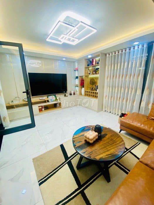 NGộp. cho thuê 45 tr/ th, hẻm 6m, DT: 4,5x18 .5 lầu,thang máy, 10,7 tỷ - Ảnh 3