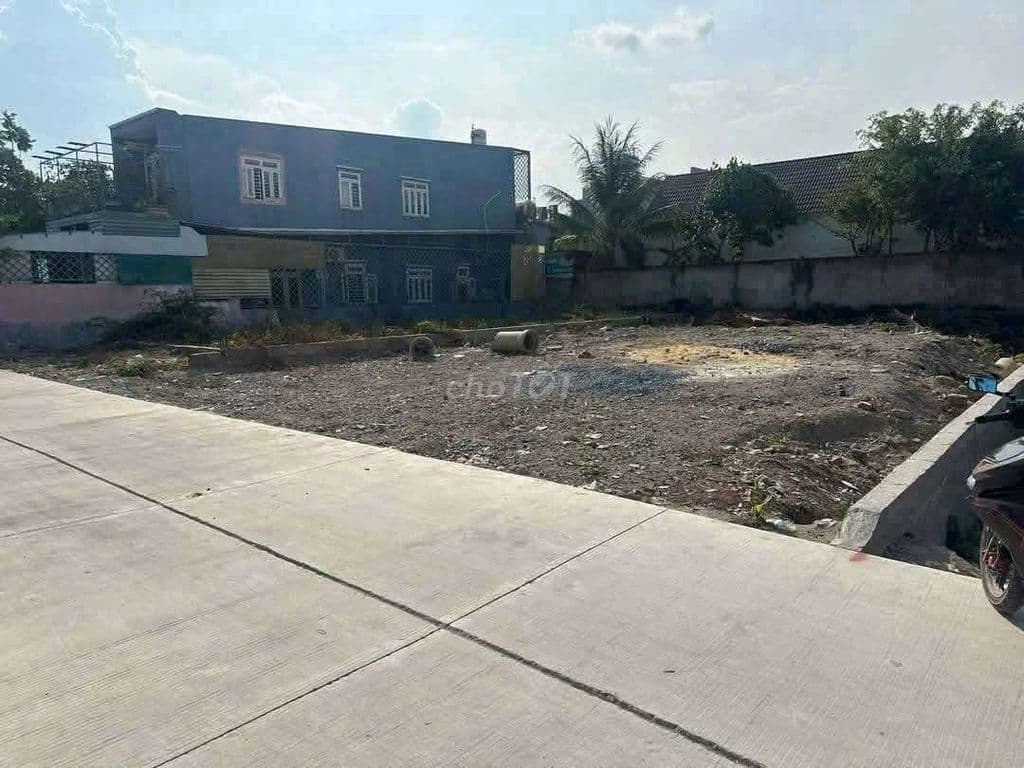 DT: 8.60 x 28 đất sổ hồng giá 7 tỷ 200