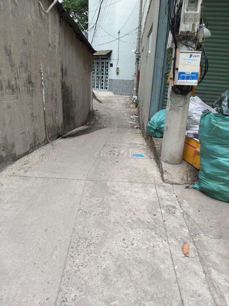 BÁN NHÀ Q12 - Ô TÔ ĐẬU CỬA - 2 TẦNG ĐẸP LUNG LINH - DT KHỦNG - GIÁ RẺ - Ảnh 2