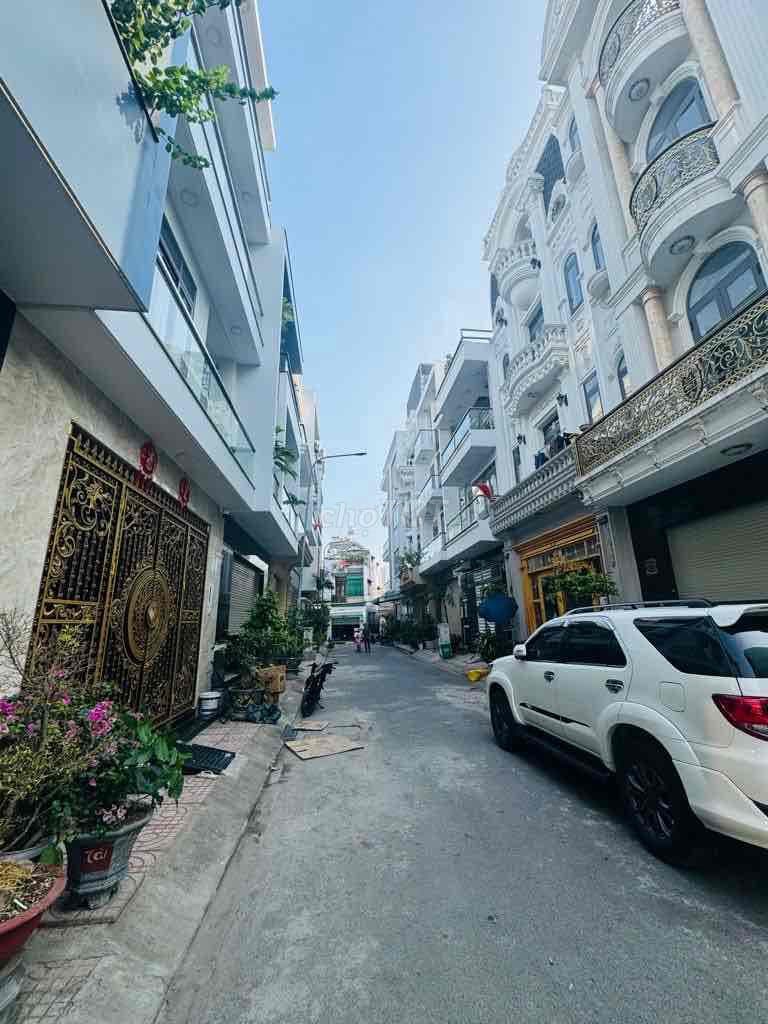 BÁN NHÀ TỈNH LỘ 10 - NGAY CHỢ BÀ HOM. 5,5 X -10M. 3 TẦNG .KHU PHÂN LÔ