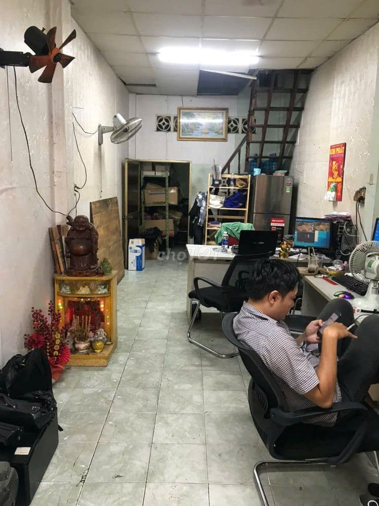 NHÀ BÁN QUẬN 1 - SÁT MẶT TIỀN VÕ VĂN KIỆT - GIÁ ĐỊNH CAO HƠN GIÁ BÁN - Ảnh 2