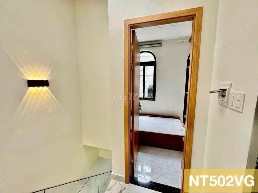 Nhà mới đẹp Thống Nhất, full nội thất cao cấp, sát HXH, sổ hoàn công - Ảnh 2