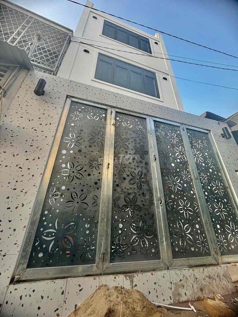 BÁN NHÀ XÂY MỚI 100% HUỲNH TẤN PHÁT NB SÁT QUẬN 7 DT 5X9M GIÁ 5 TỶ 390